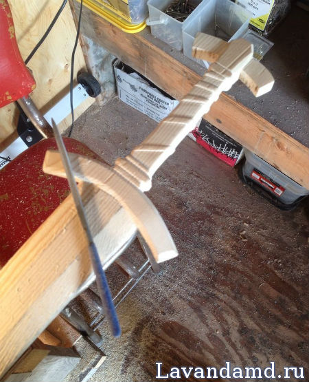 Как сделать бутафорское оружие из дерева своими руками