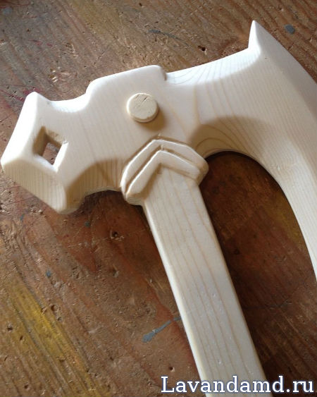 Как сделать бутафорское оружие из дерева своими руками