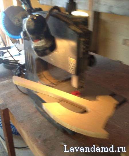 Как сделать бутафорское оружие из дерева своими руками